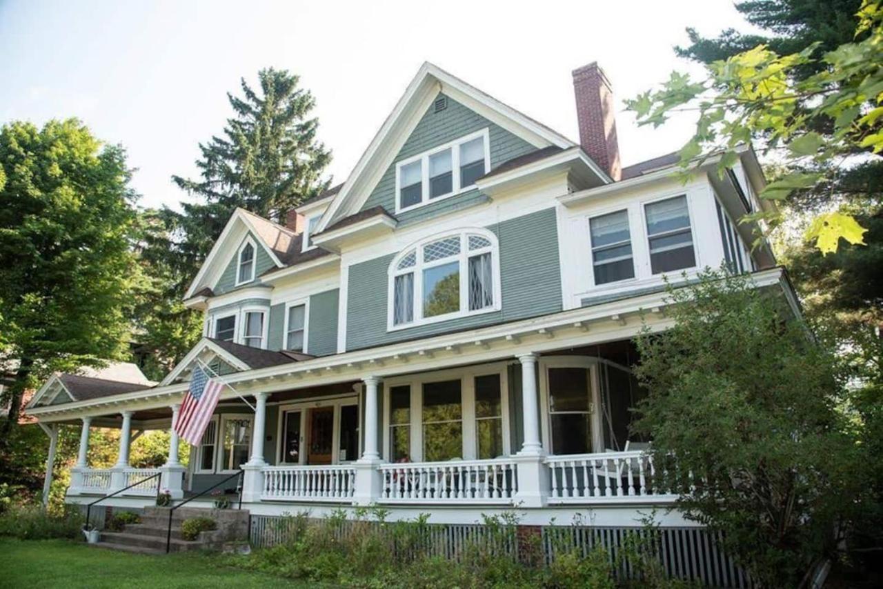 Franklin Manor Bed And Breakfast Saranac Lake Bagian luar foto