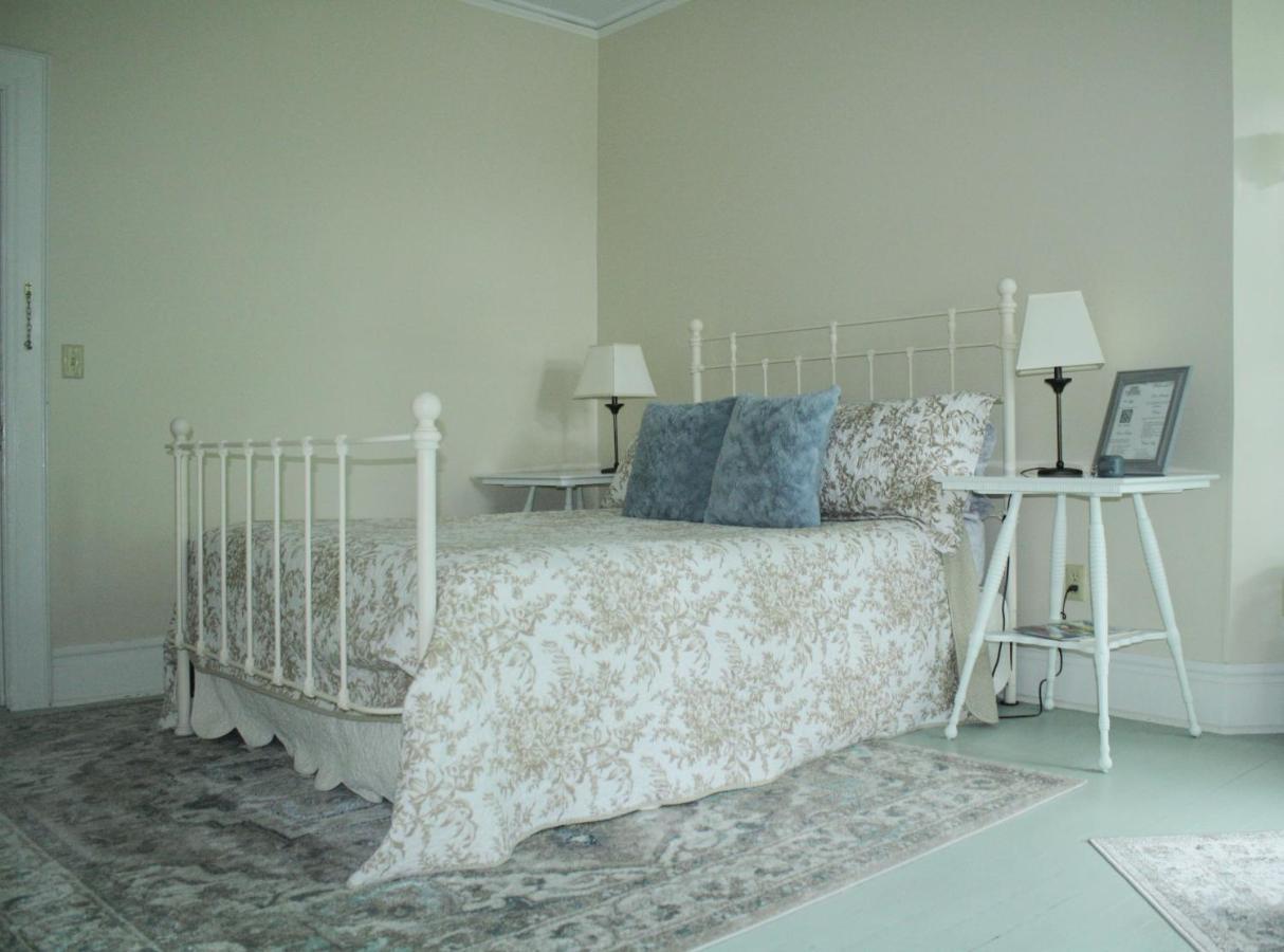Franklin Manor Bed And Breakfast Saranac Lake Bagian luar foto